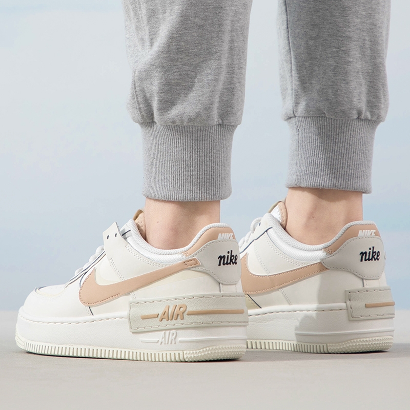 Nike/耐克 Air Force 1空军一号女子低帮运动休闲板鞋 CI0919-116 - 图1