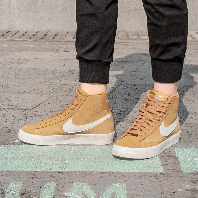 Nike耐克BLAZER MID77女子开拓者高帮板鞋DB5461-700-701-601-400-图0