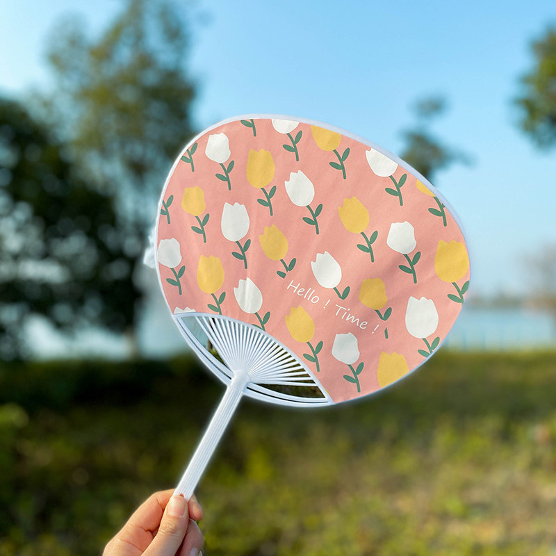 2把夏季卡通塑料扇子夏天清凉手摇风扇日用韩版原创便携纸扇可爱