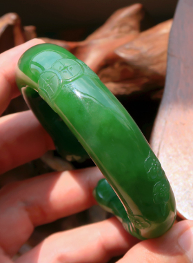碧玉雕花手镯阳绿满色招财猫大料
