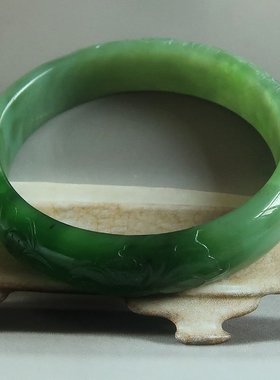 青青隆和斋老坑鱼戏碧玉手镯