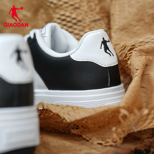 乔丹运动板鞋空军皮面青少年百搭黑白熊猫增高厚底休闲鞋男 - 图3