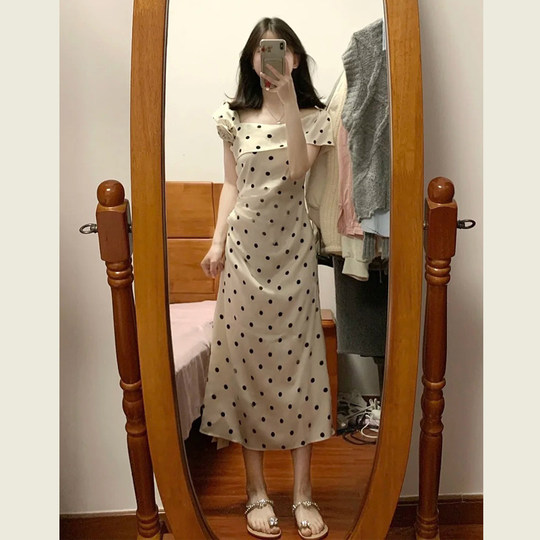 Süßes dreidimensionales Blumen-Tupfenkleid im französischen Stil