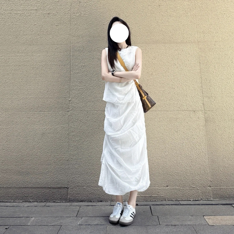 法式温柔系套装女夏季设计感褶皱无袖上衣空气感直筒半身裙两件套,淘宝优惠券,粉丝福利购,淘宝优惠卷