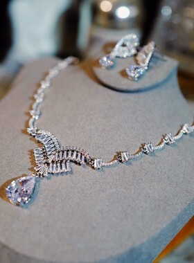 闺蜜镀金镶嵌银色锆石晚礼服婚纱晚宴配饰超仙新娘项链耳环套装女