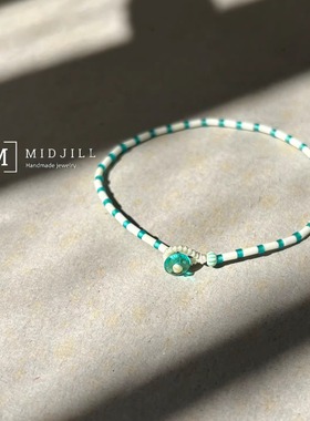 日系小众杂志风轻盈磨砂白拼清新蓝限量工艺透明蓝扣子极细手链