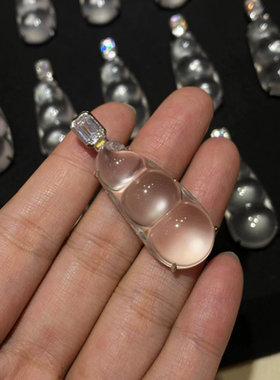 925银镀金高碳钻白冰水沫玉福豆吊坠项链