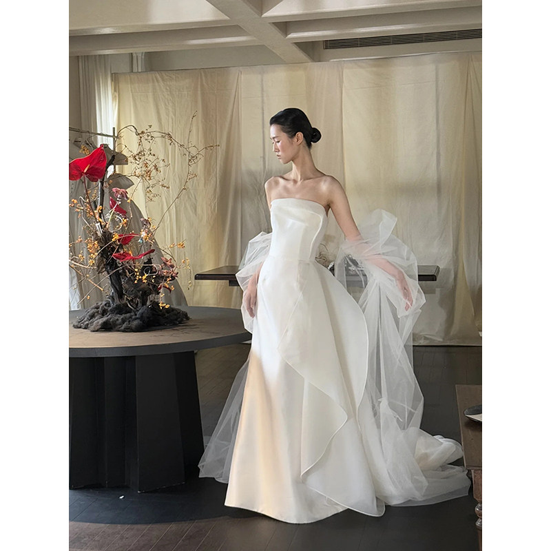 法式缎面轻婚纱复古白色高级感气质结婚主纱出门纱新娘抹胸礼服,淘宝优惠券,粉丝福利购,淘宝优惠卷