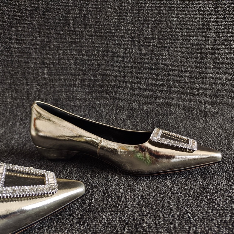 Cameido/卡美多品牌撤柜新款真皮女鞋尖头坡跟气质小单鞋搭扣秋季 - 图0