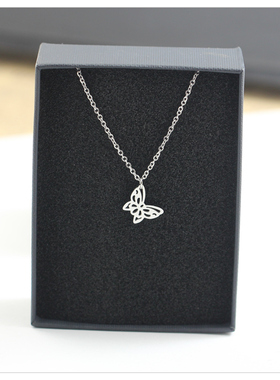 镂空蝴蝶吊坠项链女款2026新款轻奢高级感简约锁骨链配饰品毛衣链