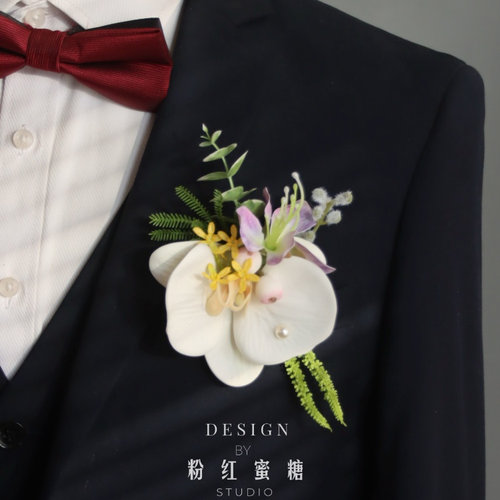 原创唯美森系粉白色马蹄莲花新郎娘伴娘姐妹团婚礼胸花活动手腕花 - 图3