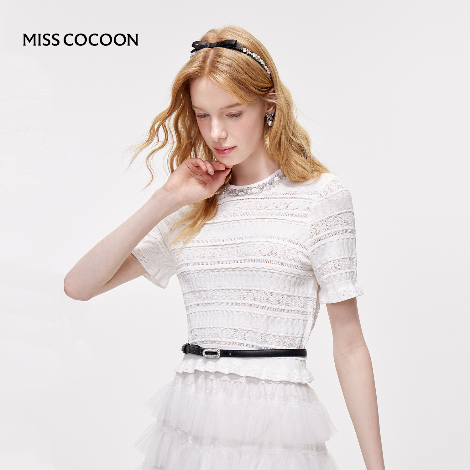 MISSCOCOON可可尼短款宽松圆领上衣