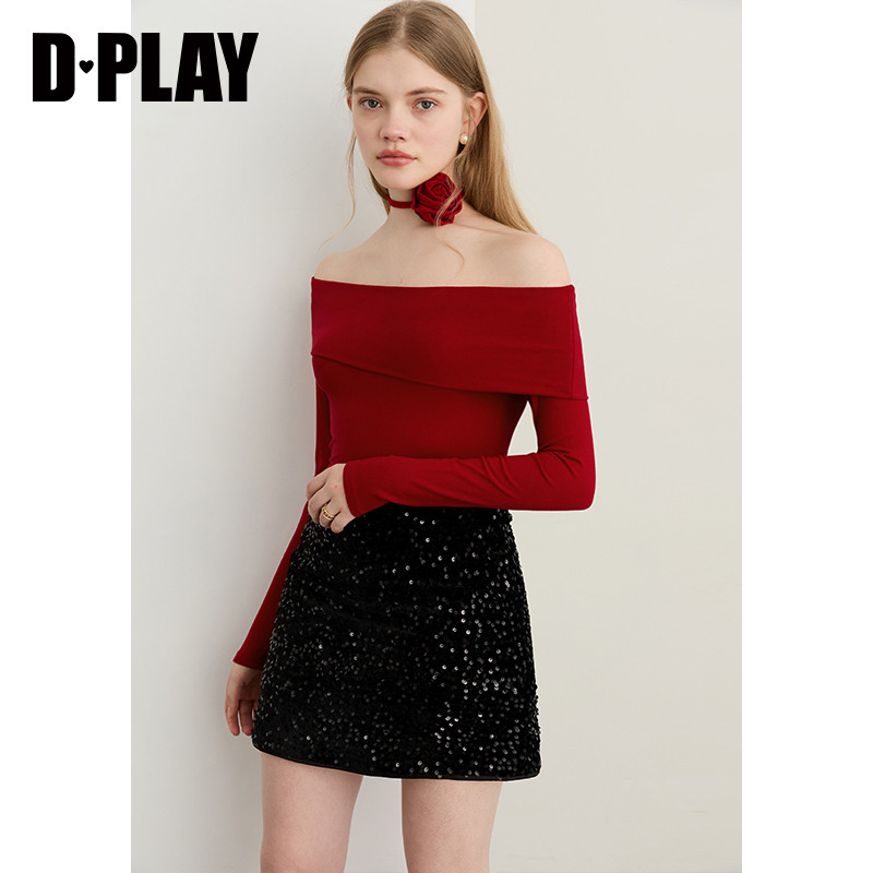 DPLAY【惠品】2025年秋季红色t恤女一字肩露肩花朵飘带上衣,淘宝优惠券,粉丝福利购,淘宝优惠卷
