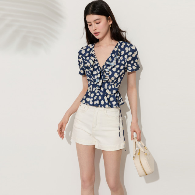 DPLAY2026 Summer New Blue Printed Top Women's French Retro Ruffle Waist Shirt All-match Shirt