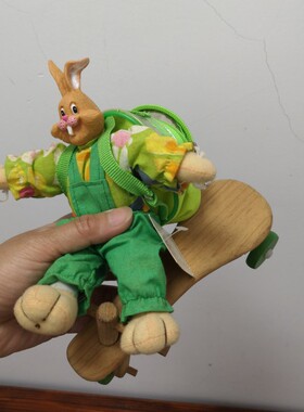 收藏样品中古玩具超级破旧 斑驳 非常发黄褪色 旧旧绿色兔