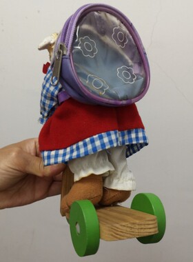 收藏样品中古玩具超级破旧 斑驳 非常发黄褪色  小羊骑车