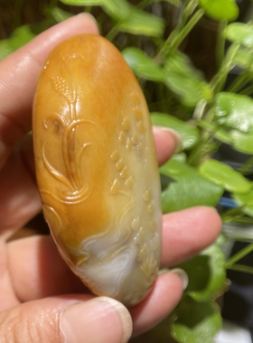 新疆和田玉白玉黄皮籽料把件挂坠吊坠扭转乾坤