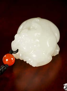 新疆貔貅挂件白玉籽料实价