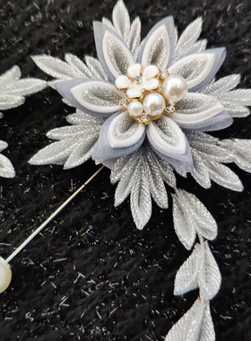 手工布艺银丝雪花胸针圣诞冬季