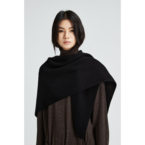 MRS Studios 时髦百搭康赛妮羊绒羊毛经典高克重三角围巾造型披肩 - 图2