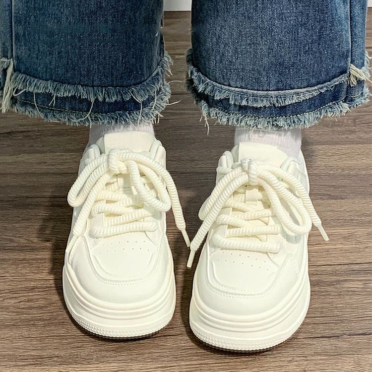 2025年春秋季新款运动休闲鞋运动鞋透气系带厚底学生小白鞋配裙子