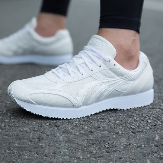 Duowei men's and women's running shoes lightweight shock-absorbing long jump training shoes