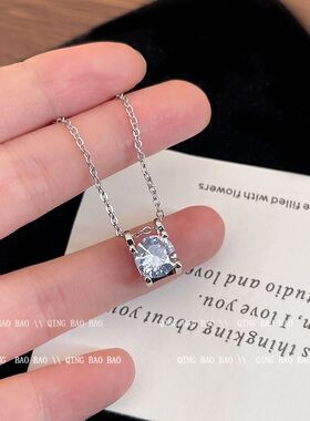 轻奢微镶简约锆石闪亮款项链女新款锁骨链轻奢小众设计感方形项链