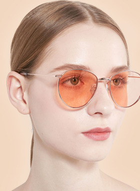 日本Chiyoko高级感浅色时尚墨镜