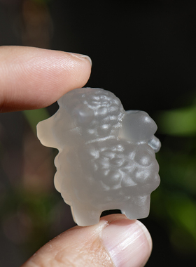 天然玛瑙生肖羊本命年招财吊坠