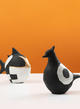 现代简约手绘图案陶瓷动物摆件样板间儿童房设计款创意家居饰品