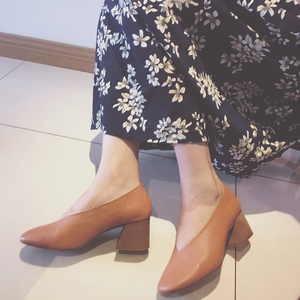 粗跟真皮复古奶奶鞋