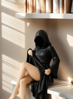 跨境新款万圣节Mysterious statue 黑袍女王装饰品摆件手办艺术
