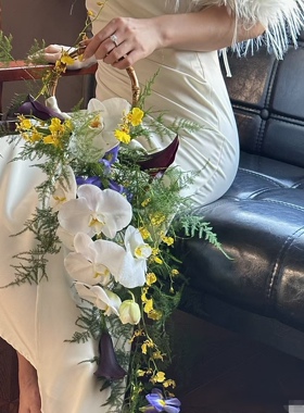 高级感蝴蝶兰多巴胺色系仿真花花束婚纱拍摄手捧花拍照道具手拎花