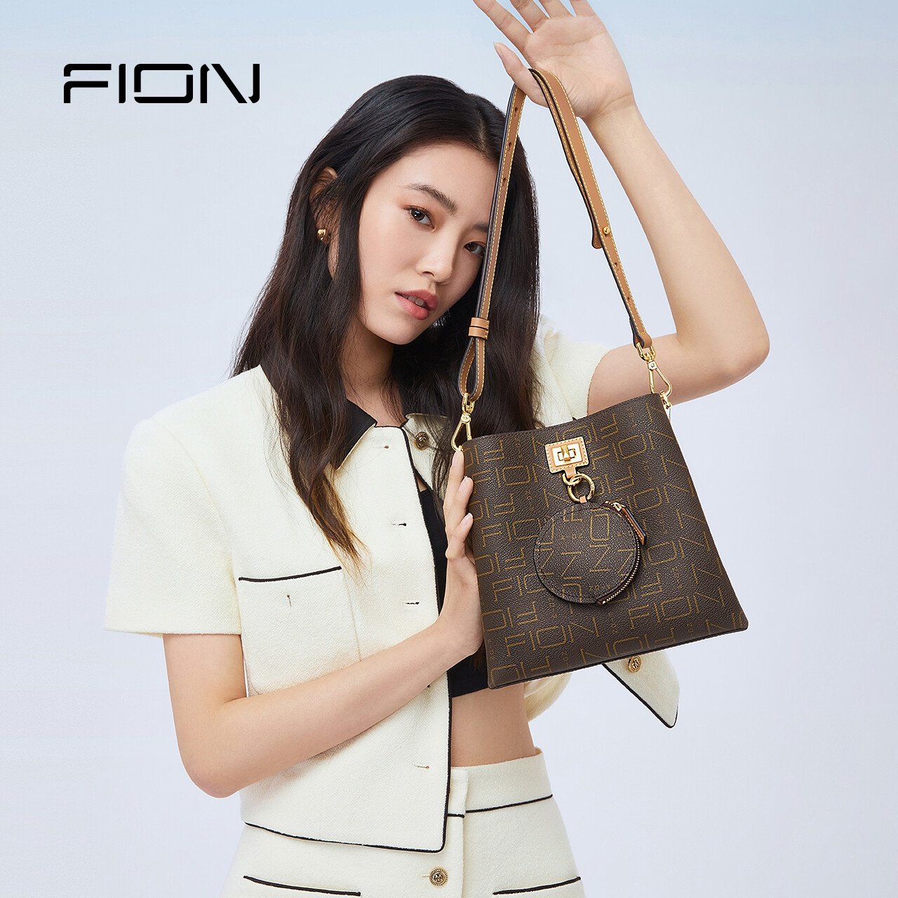 fion /菲安妮经典锁扣小众女水桶包 FION菲安妮水桶包