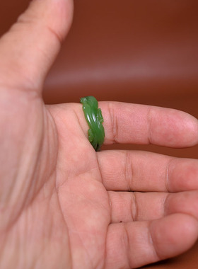 内径20碧玉七号矿苹果绿祥云戒指