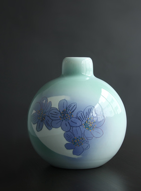 日本有田烧名家手工刻绘银莲花瓷圆球型瓷花瓶插花器日式家居摆件