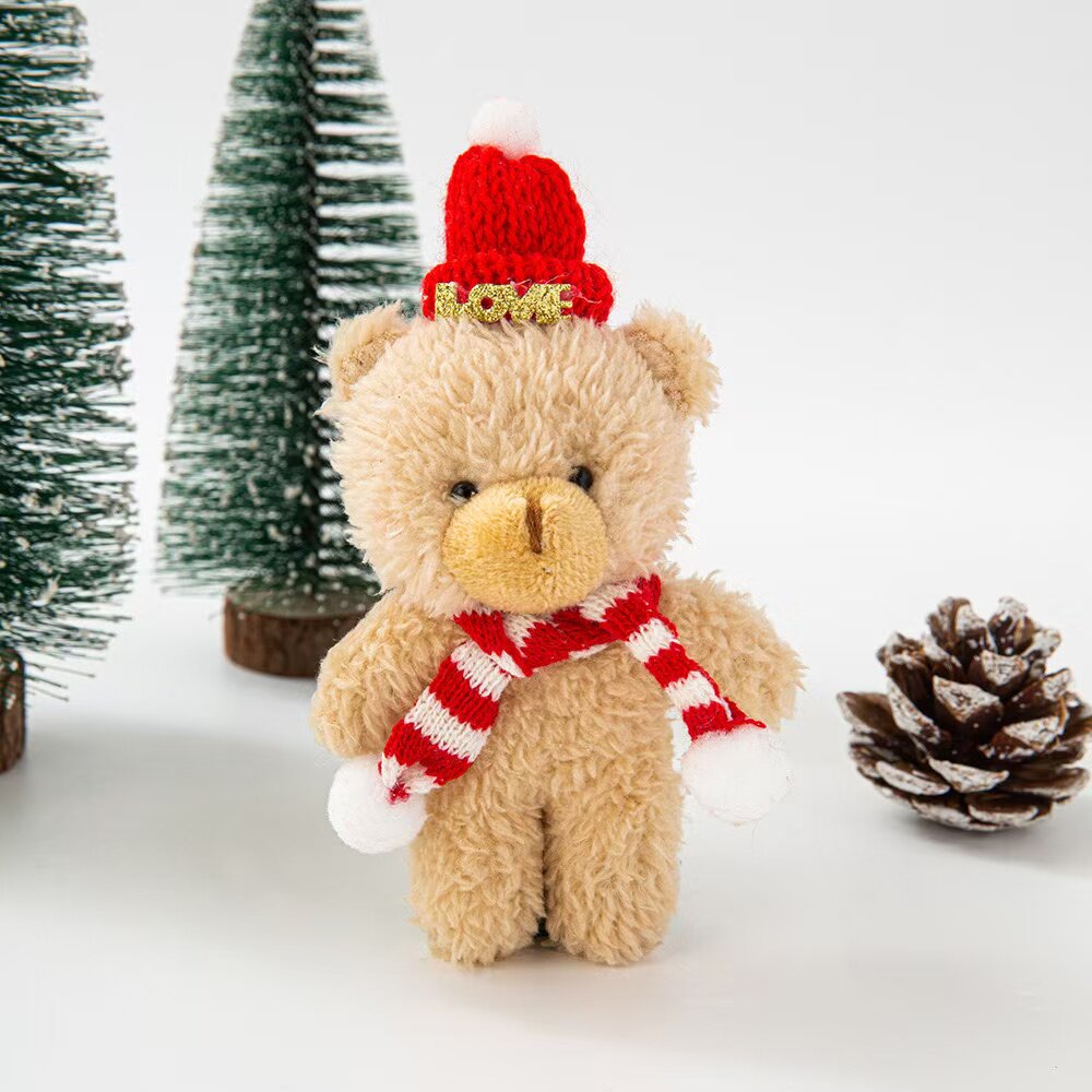 情人节围巾小熊毛绒蛋糕装饰可爱新年毛公仔礼物装饰服饰包圣诞树