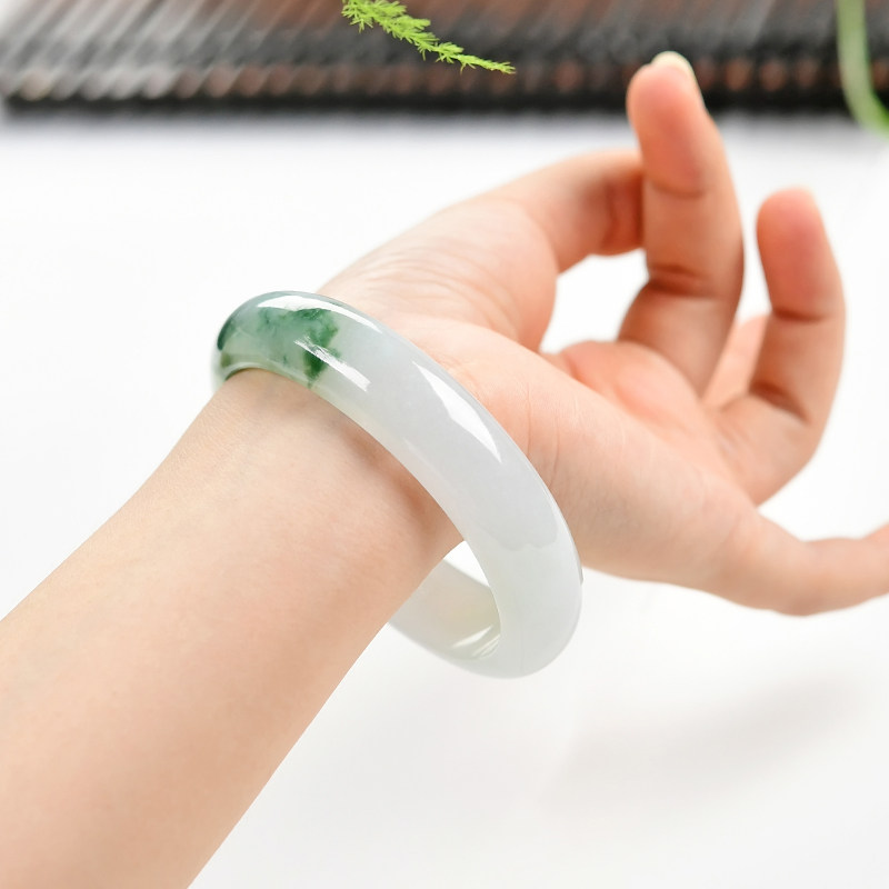 豪8印象m2457翡翠贵妃冰种玉镯 豪8印象手饰