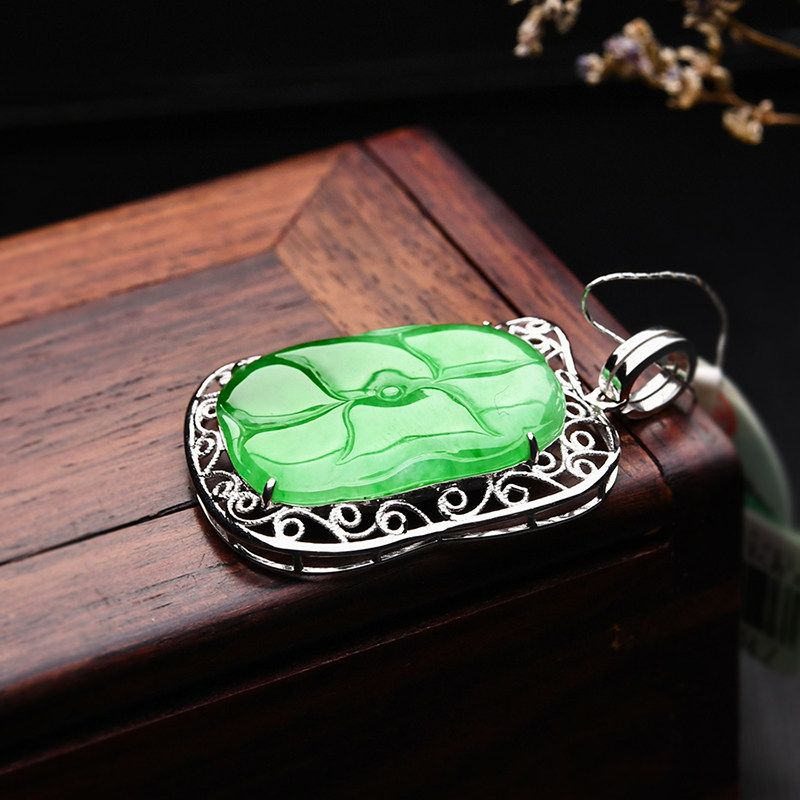 豪8印象l972镶金钻荷叶女玉吊坠 豪8印象颈饰