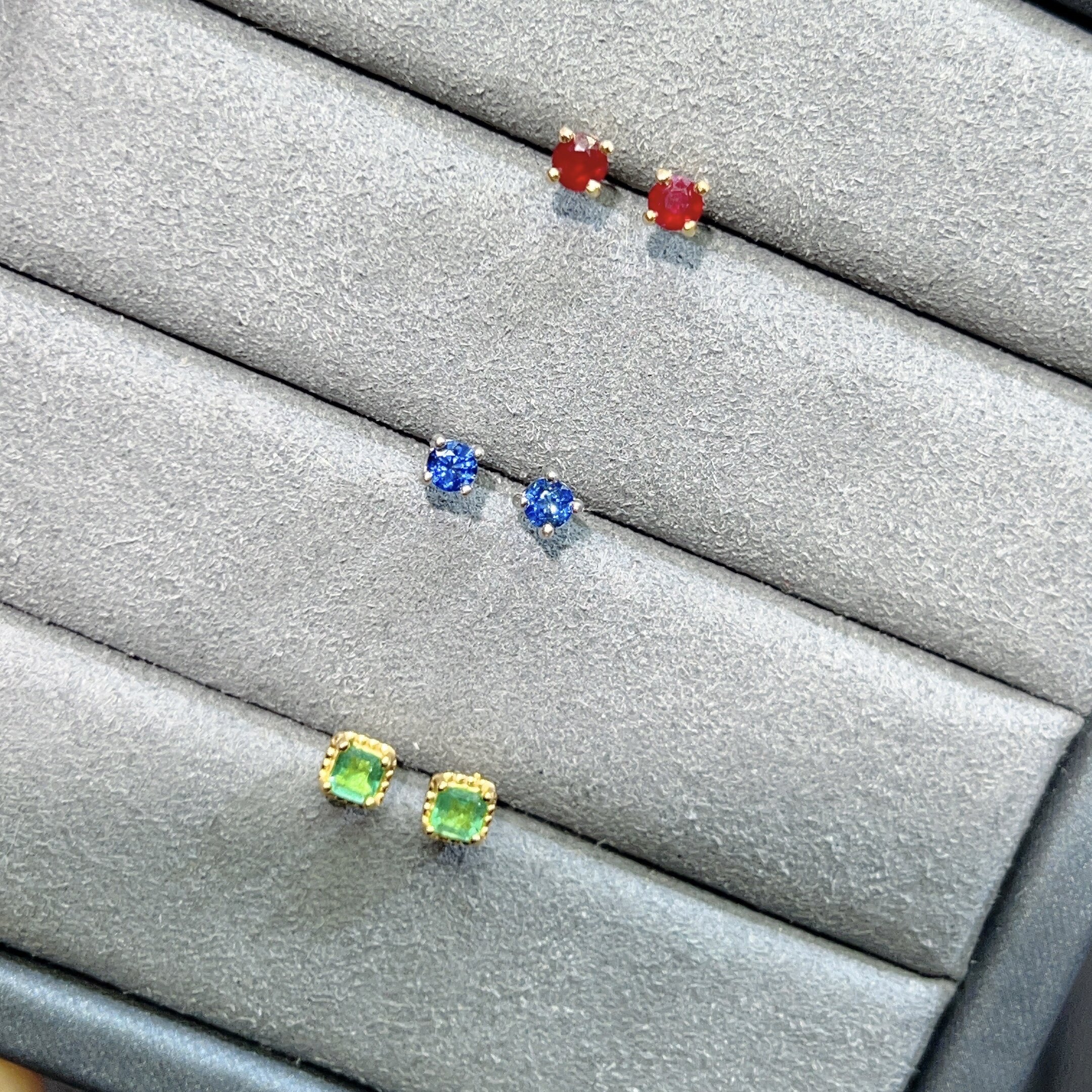 天然鸽血红红宝石蓝宝石祖母绿耳钉方3圆3 925银精工彩宝珠宝首饰,淘宝优惠券,粉丝福利购,淘宝优惠卷