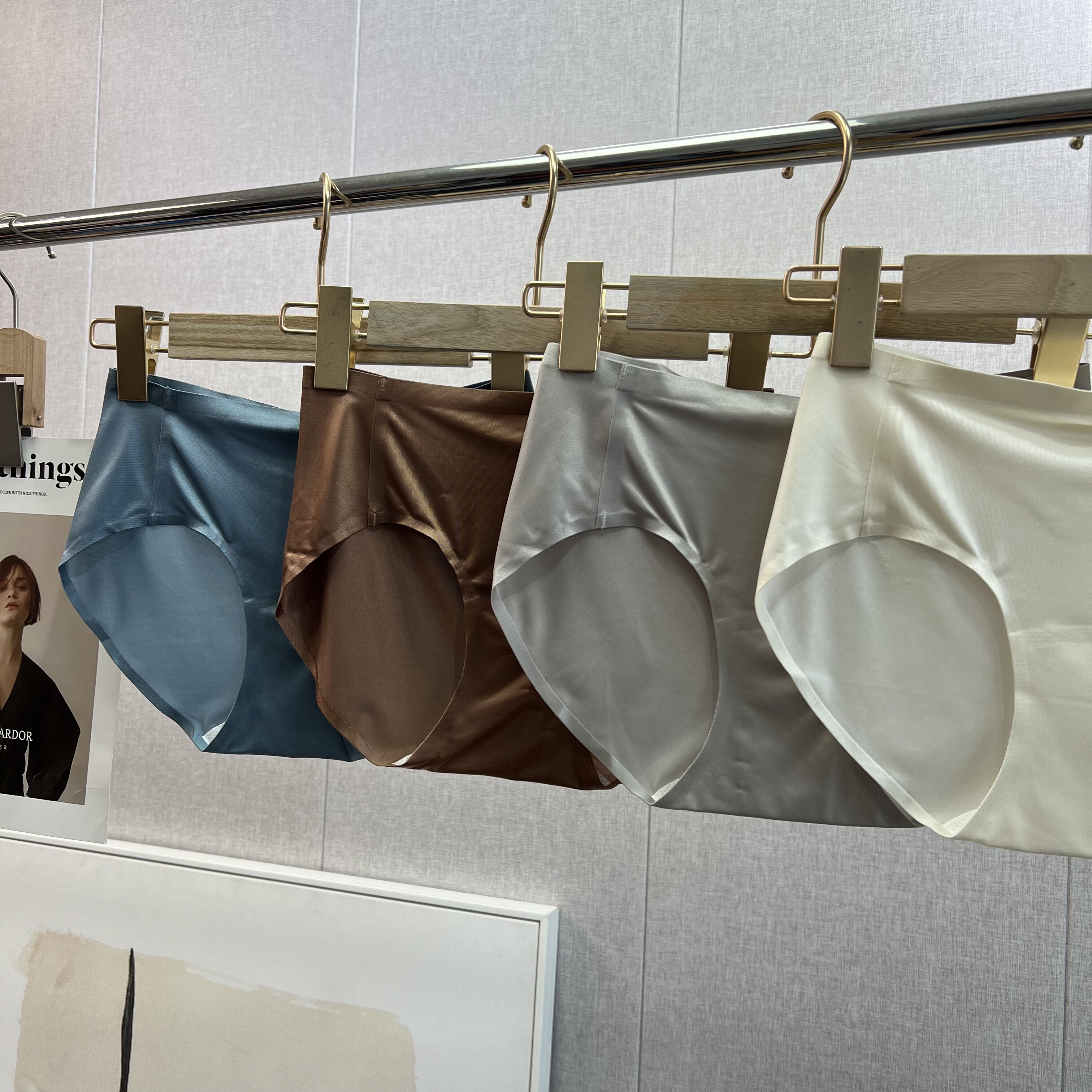 99%无痕白裤子好CP高级缎面冰丝女内裤 无痕裸感包臀内裤女,淘宝优惠券,粉丝福利购,淘宝优惠卷