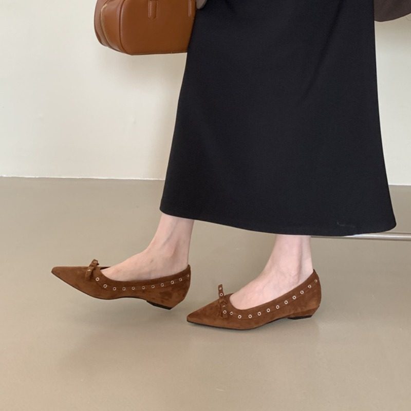 2026早春夏季新款高级平跟通勤粗跟高跟鞋浅口低跟尖头绒面女单鞋,淘宝优惠券,粉丝福利购,淘宝优惠卷