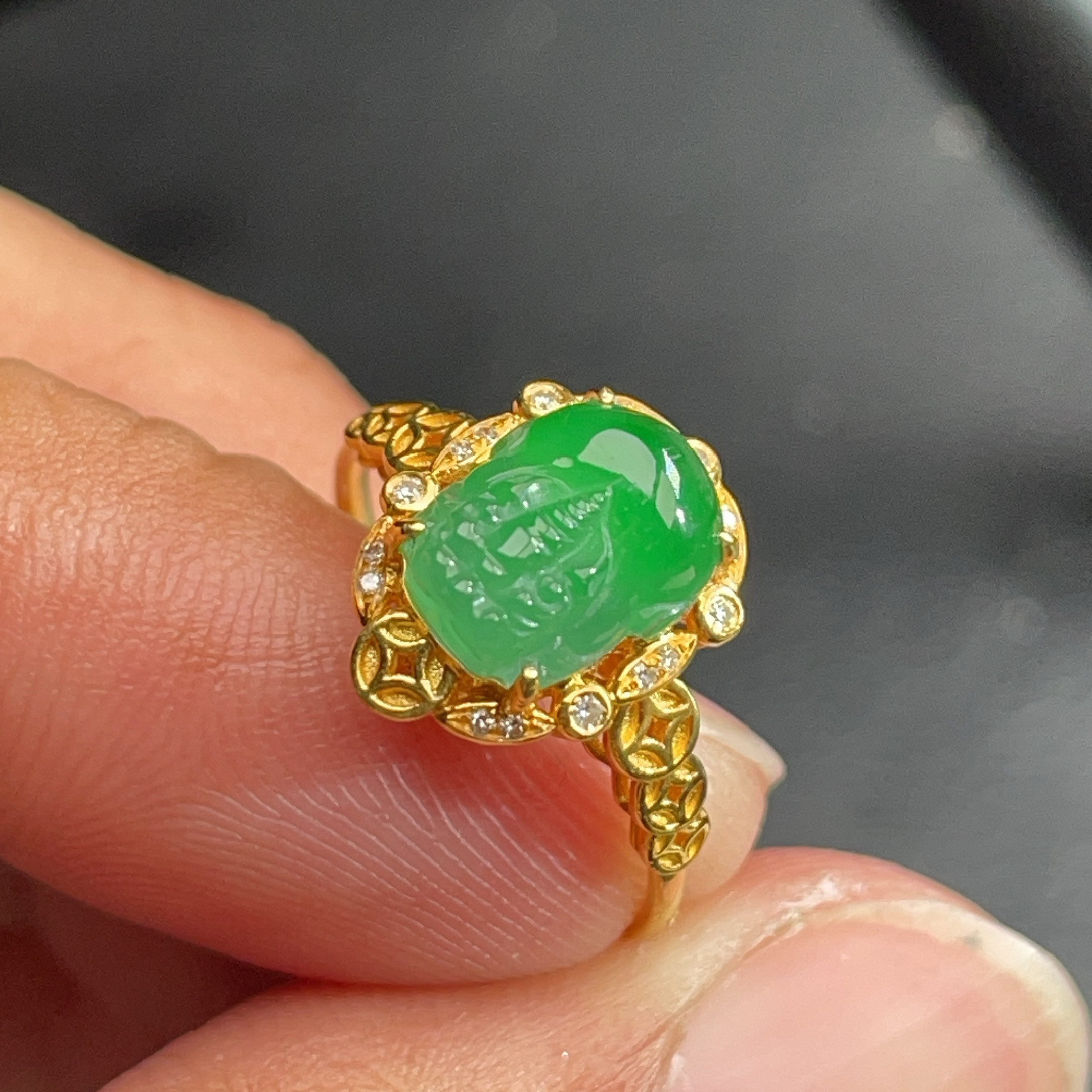 18K gold natural jadeite A-3680 coin Pixiu full green ring K yellow sun green inlaid diamond jewelry jade