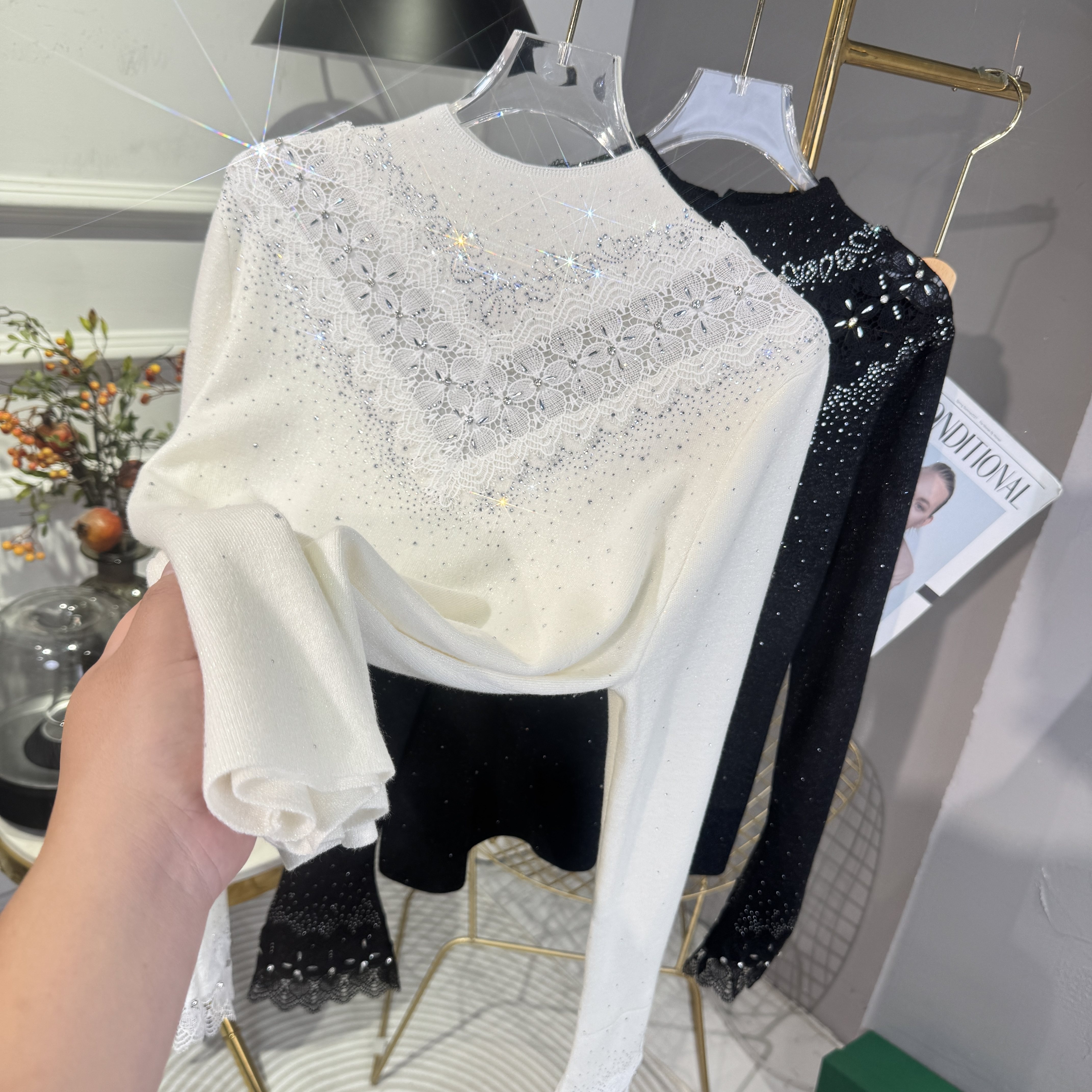 2025秋冬新款重工烫钻镂空高品质羊毛针织衫女喇叭袖半高领毛衣,淘宝优惠券,粉丝福利购,淘宝优惠卷