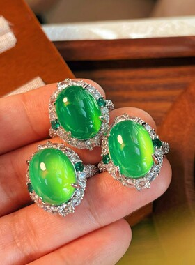 起光天然绿玉髓大蛋面戒指 玻璃体颗颗帝王绿媲美翡翠色玉石戒指