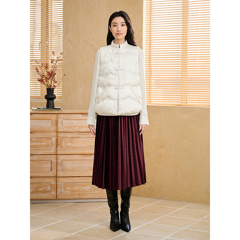【新中式】YINER音儿2026春季新款重工立领盘扣刺绣鹅绒羽绒马甲,淘宝优惠券,粉丝福利购,淘宝优惠卷