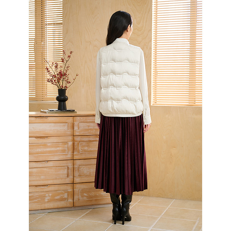 【新中式】YINER音儿2026春季新款重工立领盘扣刺绣鹅绒羽绒马甲,淘宝优惠券,粉丝福利购,淘宝优惠卷