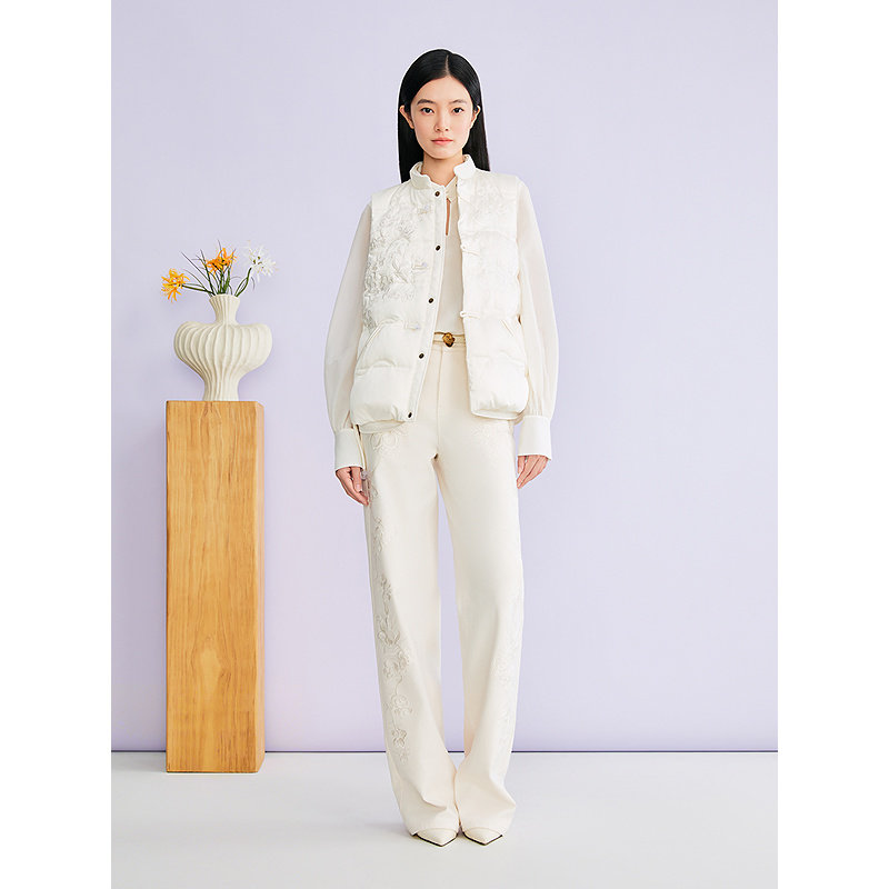 【新中式】YINER音儿2026春季新款重工立领盘扣刺绣鹅绒羽绒马甲,淘宝优惠券,粉丝福利购,淘宝优惠卷