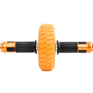 男士练腹肌健腹轮