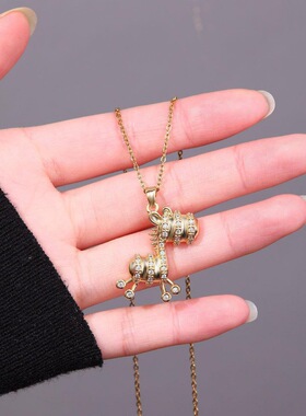 轻奢小众钛钢项链女锁骨链不退色满钻小驴吊坠个性时尚精致项饰